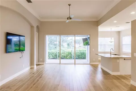 389 Harvard Ct, Naples, FL 34104 photo 7