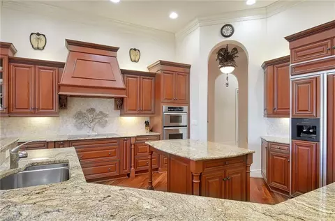Kitchen - 2906 Leonardo Ave, Naples, FL 34119 photo 2 of 4
