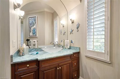 Bath - 2906 Leonardo Ave, Naples, FL 34119 photo 4 of 5
