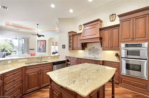 Kitchen - 2906 Leonardo Ave, Naples, FL 34119 photo 3 of 4