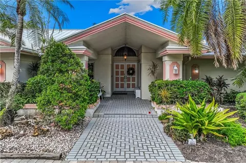 550 Bald Eagle Dr, Naples, FL 34105 photo 2
