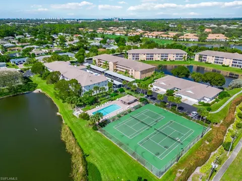 9610 Victoria Ln #D-206, Naples, FL 34109