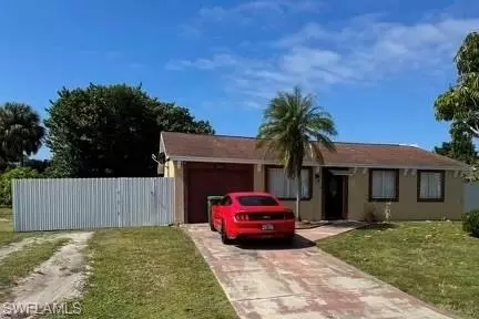 1823 43rd St SW, Naples, FL 34116