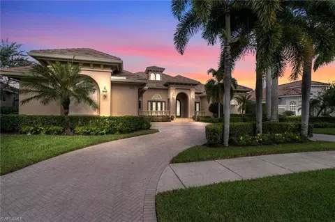 11935 Hedgestone Ct, Naples, FL 34120