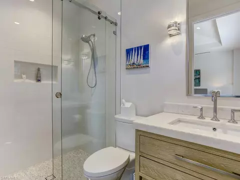 Bath - 783 11th Ave S, Naples, FL 34102 photo 5 of 6