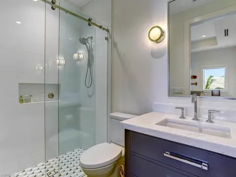 Bath - 783 11th Ave S, Naples, FL 34102 photo 6 of 6