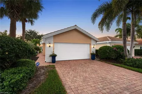 3017 Futuna Ln, Naples, FL 34119