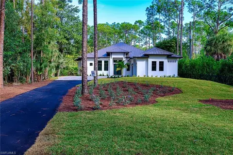 6055 English Oaks Ln, Naples, FL 34119