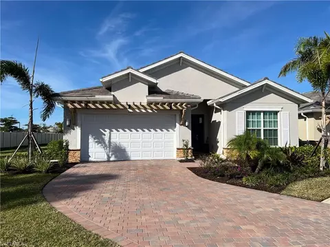 301 Spiaggio Ct, Naples, FL 34114