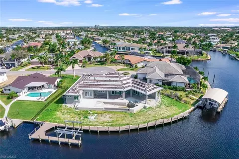 6634 Joanna Cir, Fort Myers, FL 33919