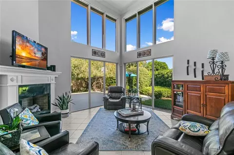 200 Vista Ln, Naples, FL 34119
