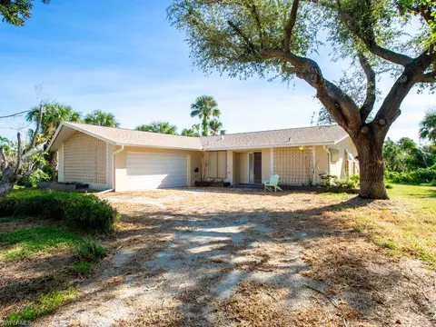 4752 Rue Helene, Sanibel, FL 33957