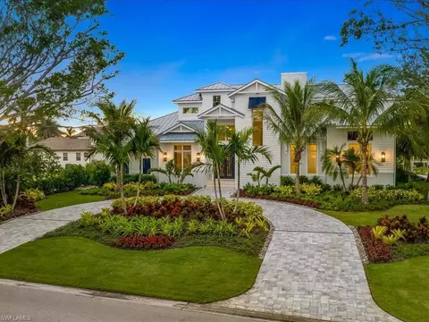 292 Bahia Pt, Naples, FL 34103