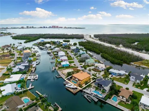 18403 Deep Passage Ln, Fort Myers Beach, FL 33931