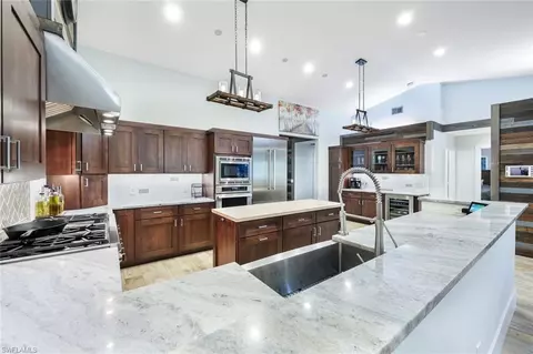 Kitchen - 6036 Cedar Tree Ln, Naples, FL 34116 photo 4 of 6