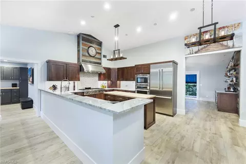 Kitchen - 6036 Cedar Tree Ln, Naples, FL 34116 photo 3 of 6