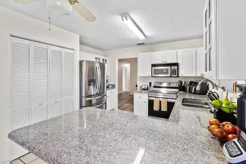 4504 Ida Ct, Labelle, FL 33935 photo 12