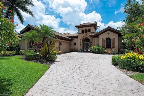 7730 Mickelson Ct, Naples, FL 34113