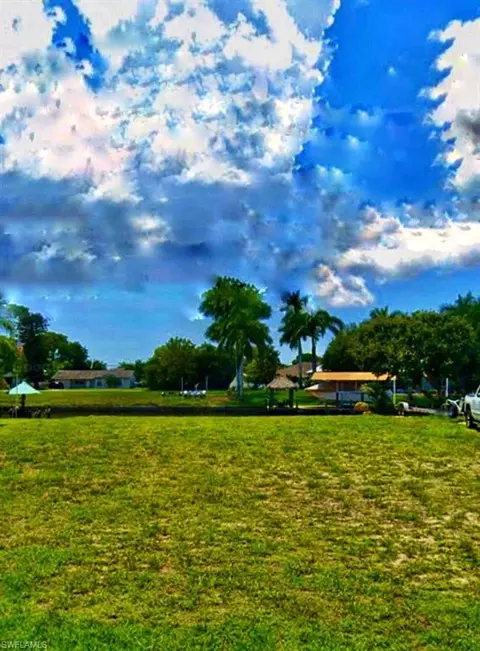 1318 SE 21st Ave, Cape Coral, FL 33990