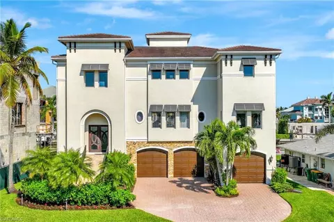 225 Conners Ave, Naples, FL 34108