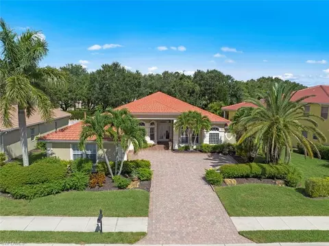 19452 La Serena Dr, Fort Myers, FL 33967