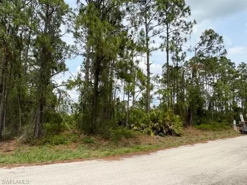 953 Maddock St E, Lehigh Acres, FL 33974 photo 6