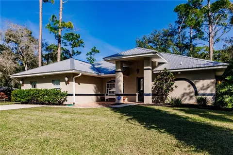 1061 Wood Dr, Labelle, FL 33935
