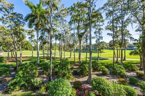 103 Clubhouse Ln #283, Naples, FL 34105