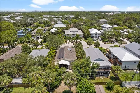 762 Park Ave, Naples, FL 34110 photo 32