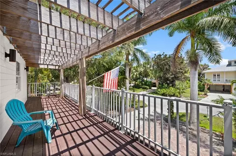 762 Park Ave, Naples, FL 34110 photo 22