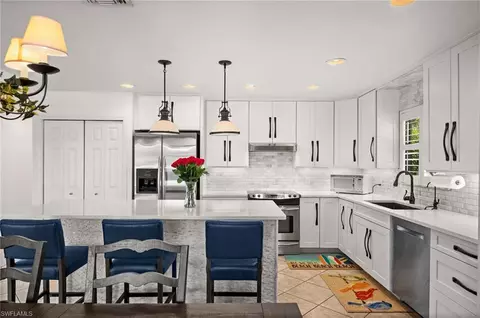 762 Park Ave, Naples, FL 34110