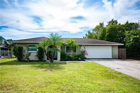 54 Madison Dr, Naples, FL 34110