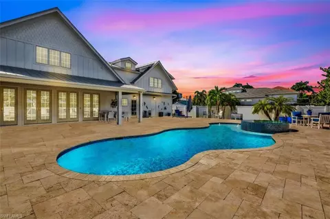 535 93rd Ave N, Naples, FL 34108