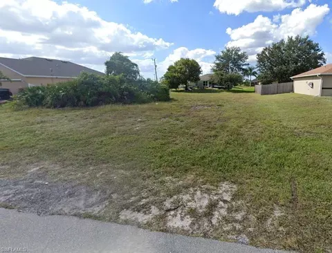 2904 NE 2nd Pl, Cape Coral, FL 33909
