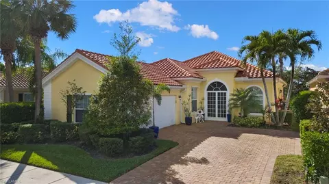 28692 Wahoo Dr, Bonita Springs, FL 34135