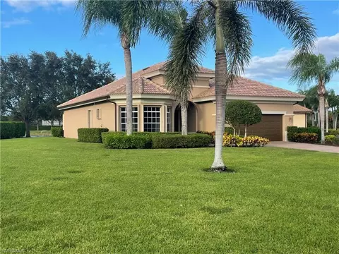 6082 Divot Ct, Naples, FL 34113