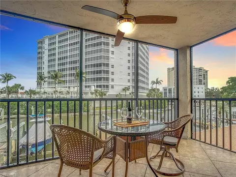 271 Southbay Dr #229, Naples, FL 34108