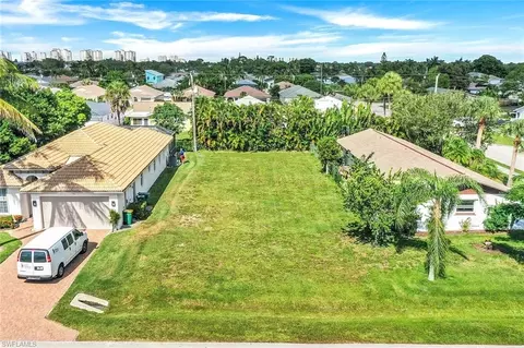 591 97th Ave N, Naples, FL 34108