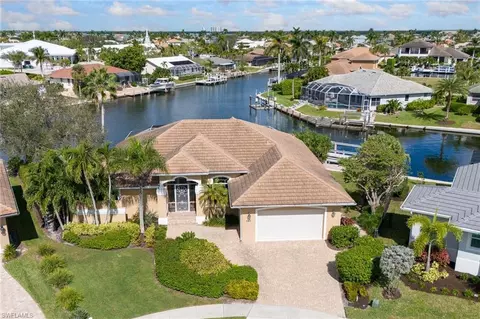 243 Seahorse Ct, Marco Island, FL 34145