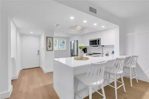 136 Cypress Way E #508, Naples, FL 34110