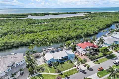 418 Spinnaker Dr, Marco Island, FL 34145