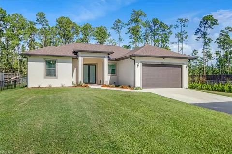 4143 2nd Ave NE, Naples, FL 34120