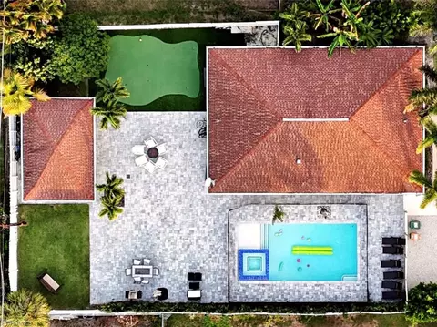 755 94th Ave N, Naples, FL 34108