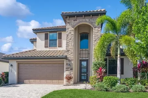 9203 Shadow Oak Ln, Naples, FL 34120