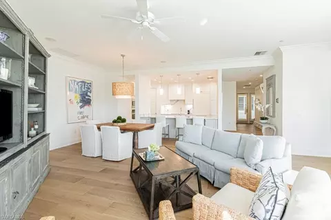 1001 10th Ave S #212, Naples, FL 34102
