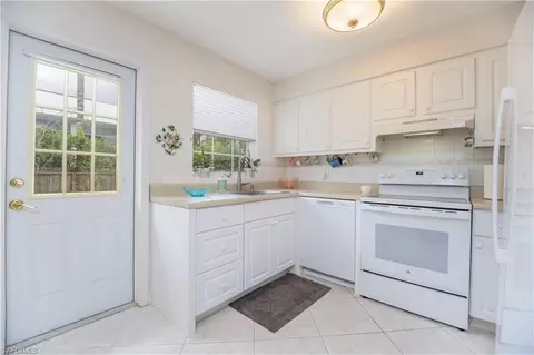 538 9th Ave S, Naples, FL 34102 photo 3