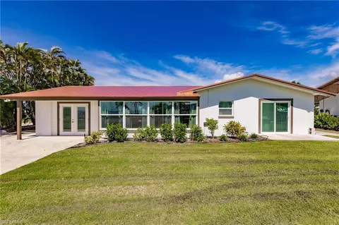 2201 Sanibel Blvd, Saint James City, FL 33956