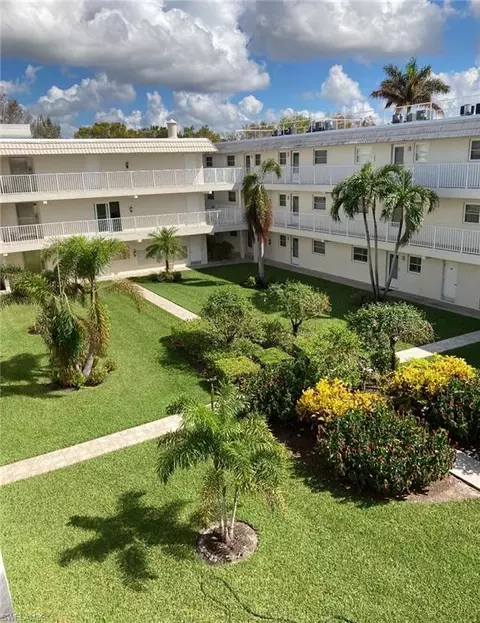 3150 Binnacle Dr #312, Naples, FL 34103