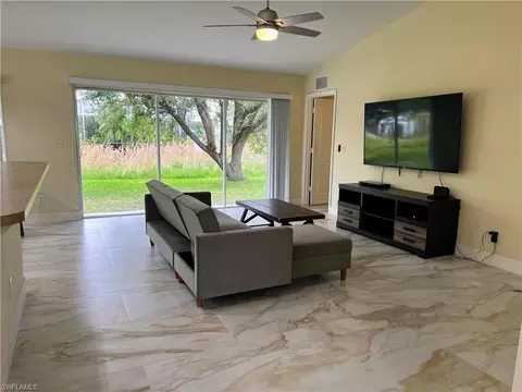 950 SW 15th Pl, Cape Coral, FL 33991