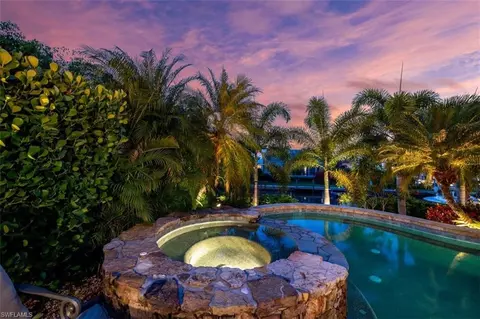 611 18th Ave S, Naples, FL 34102